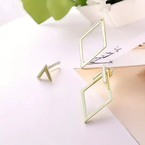 Elegant Boho-Chic Geometric Open Hoop Earrings - Picture 5 of 6